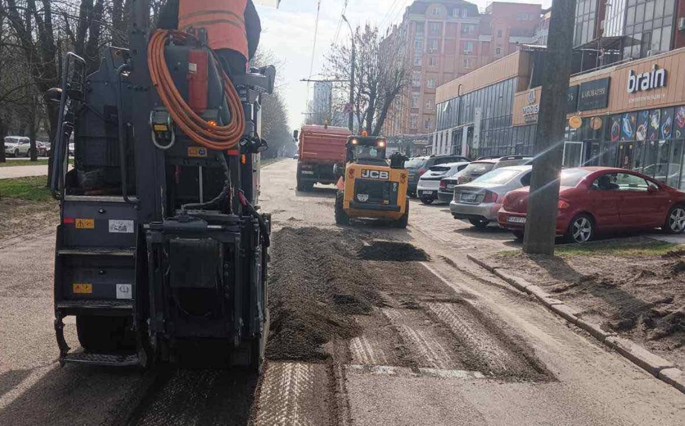 Розпочалася підготовка до аварійно-ямкового ремонту бульвару Шевченка в Черкасах