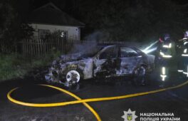 У селі на Уманщині невідомі підпалили “Mercedes”