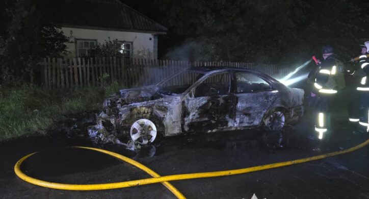 У селі на Уманщині невідомі підпалили “Mercedes”