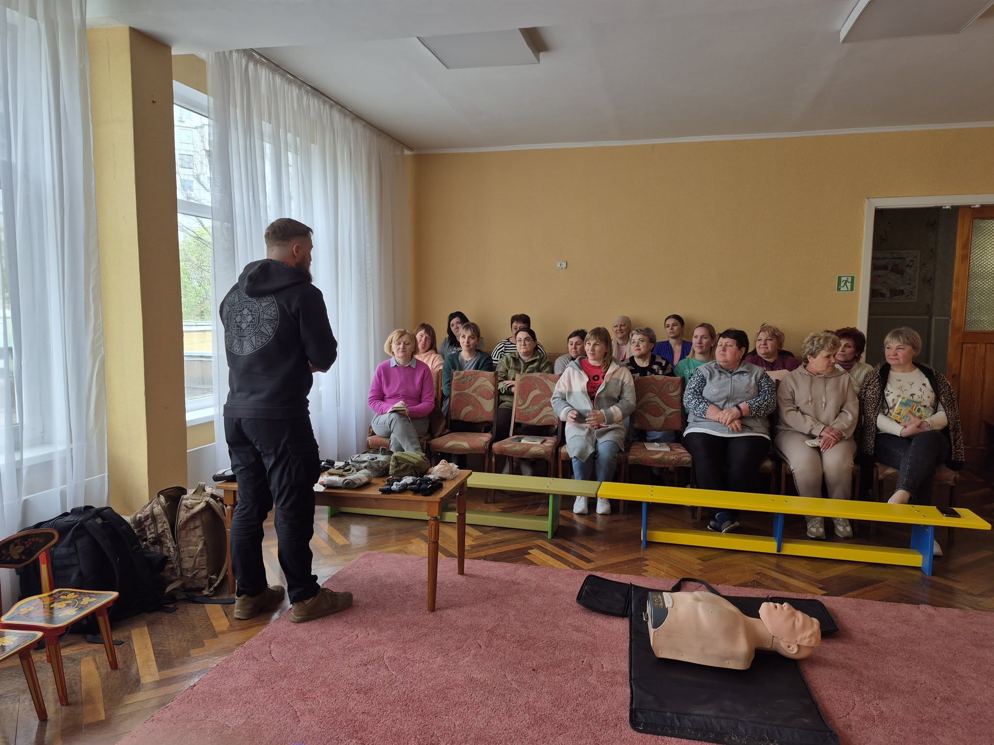 Для вихователів одного з черкаських дитсадків провели навчання з надання домедичної допомоги