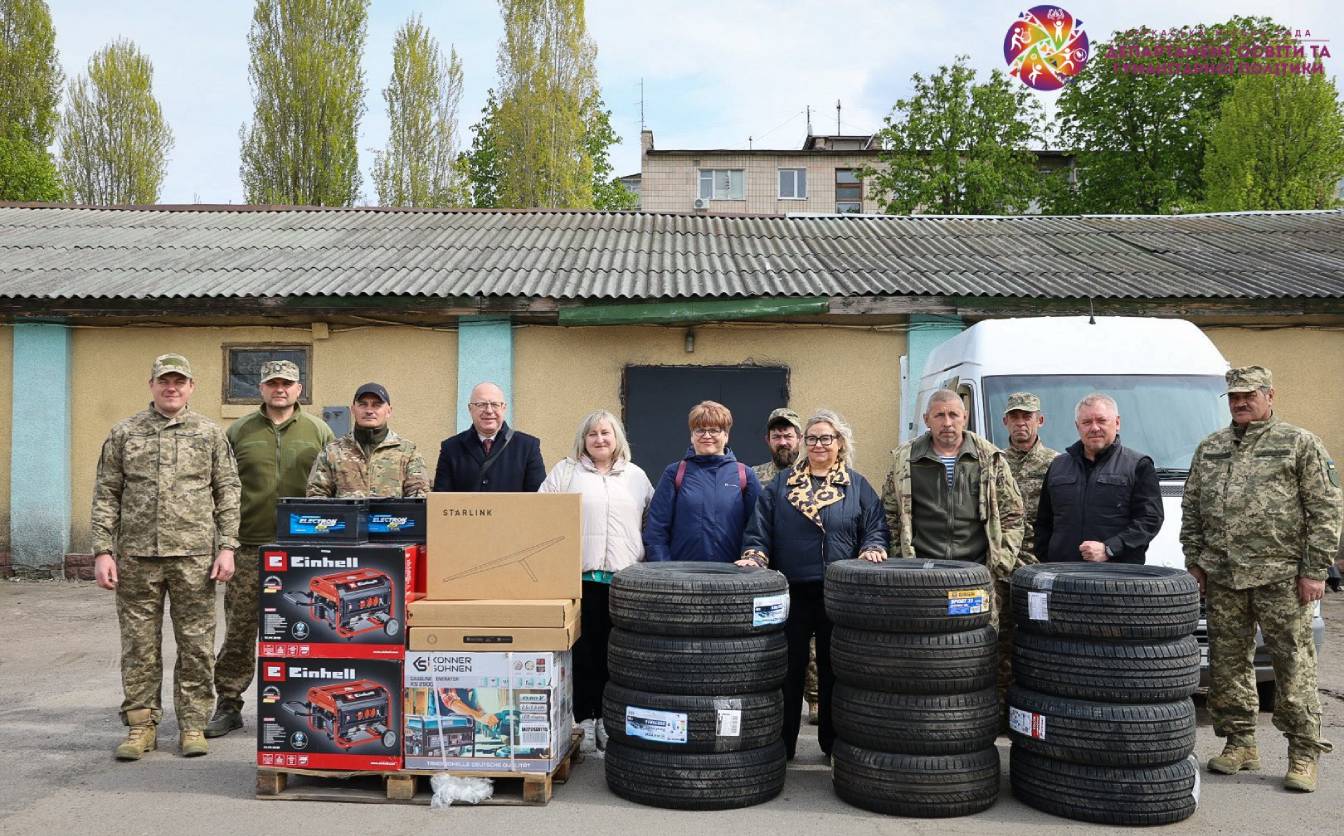 Черкаські освітяни відвезли допомогу захисникам на Харківщину