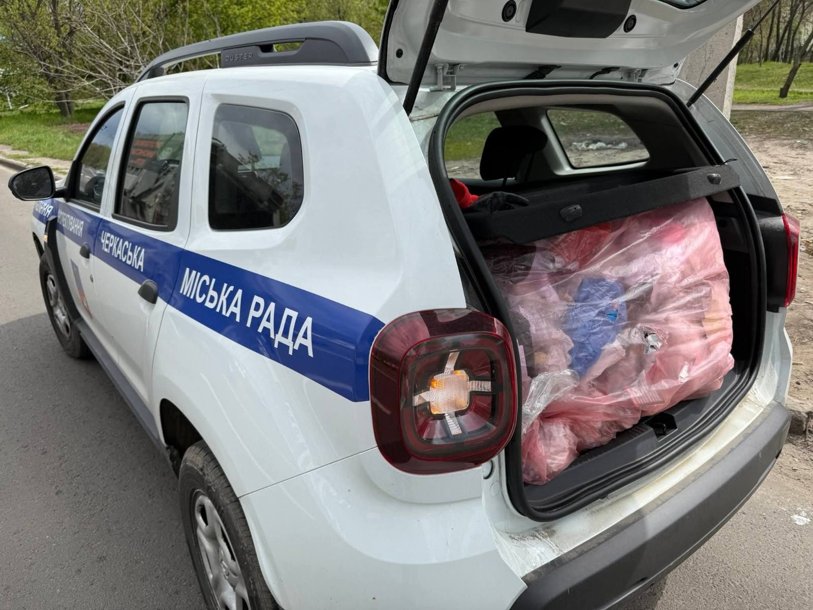 У Черкасах викрили підприємця, який незаконно викидав сміття, й повернули йому відходи