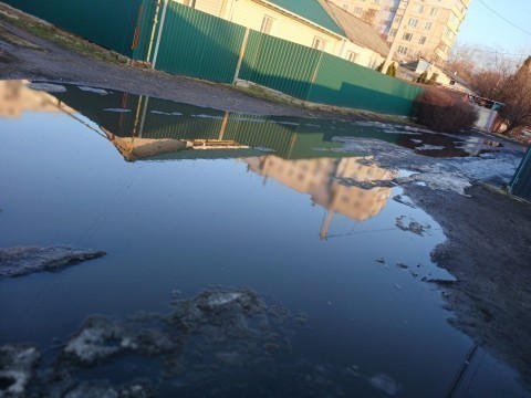 Понад 60 років відсутнє дорожнє покриття: жителі Черкас просять покласти асфальт на двох провулках (ПЕТИЦІЯ)
