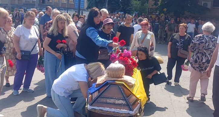 Народився у Бахмуті, а останній спочинок знайшов на Черкащині: громада простилася із захисником України