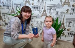 Однорічна черкащанка отримала свій перший закордонний паспорт