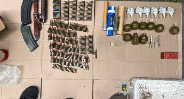 Виявили понад 300 набоїв: черкащанина підозрюють у зберіганні зброї