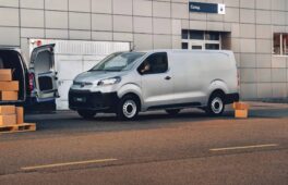 Огляд Toyota Proace: вантажопідйомність, місткість і практичність