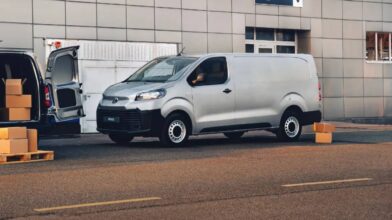 Огляд Toyota Proace: вантажопідйомність, місткість і практичність
