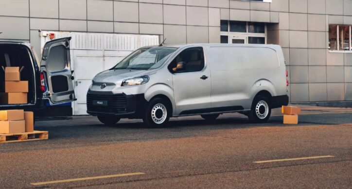 Огляд Toyota Proace: вантажопідйомність, місткість і практичність
