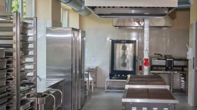 Готуються забезпечити гарячими обідами всіх учнів: у Шполянському ліцеї модернізували харчоблок