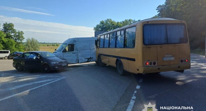Три транспортні засоби зіштовхнулися на Черкащині: які наслідки?