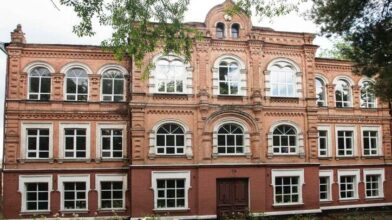 В Умані забезпечили захист історичної будівлі колишньої жіночої гімназії