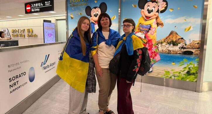 Дві школярки з Черкас вирушили до Японії