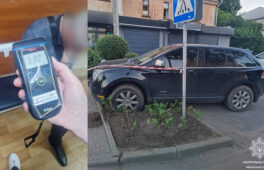 Пʼяний водій вʼїхав у дерево в Черкасах