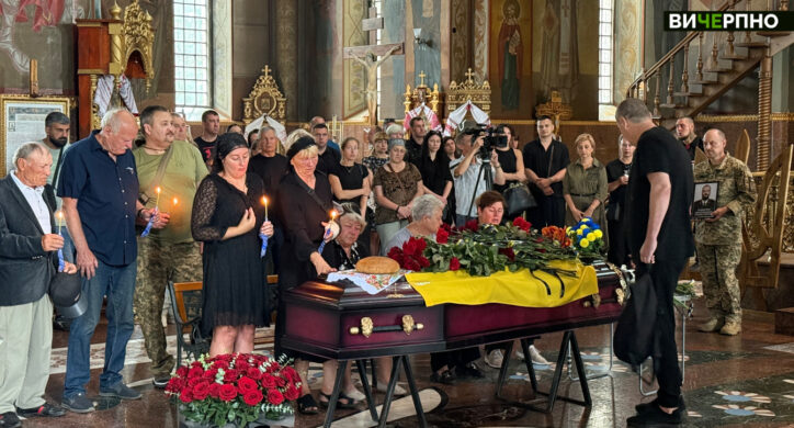 У Черкасах відбулося прощання із командиром танкового взводу (ФОТО, ВІДЕО)