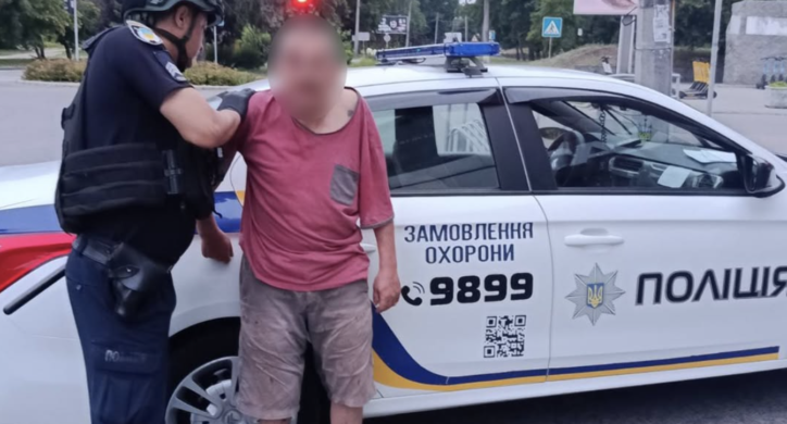У Черкасах зловмисник викрав із магазину дві пляшки алкоголю